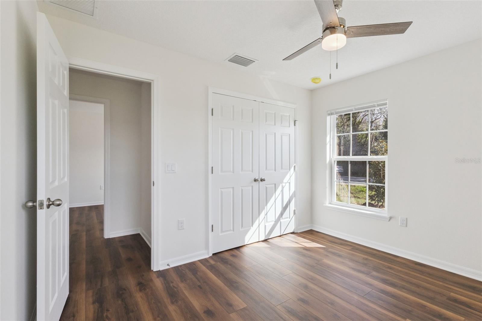 Image 11 of 17 For 1073 N Rockingham Avenue