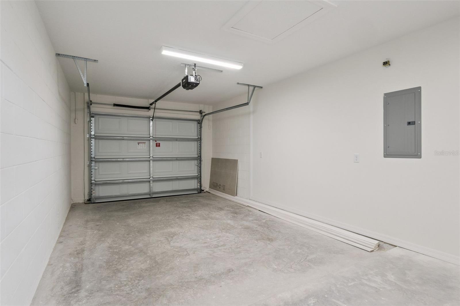 Image 17 of 17 For 1073 N Rockingham Avenue