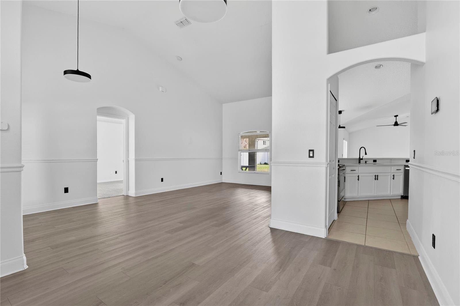 Image 11 of 56 For 1042 Chamberlin Trail