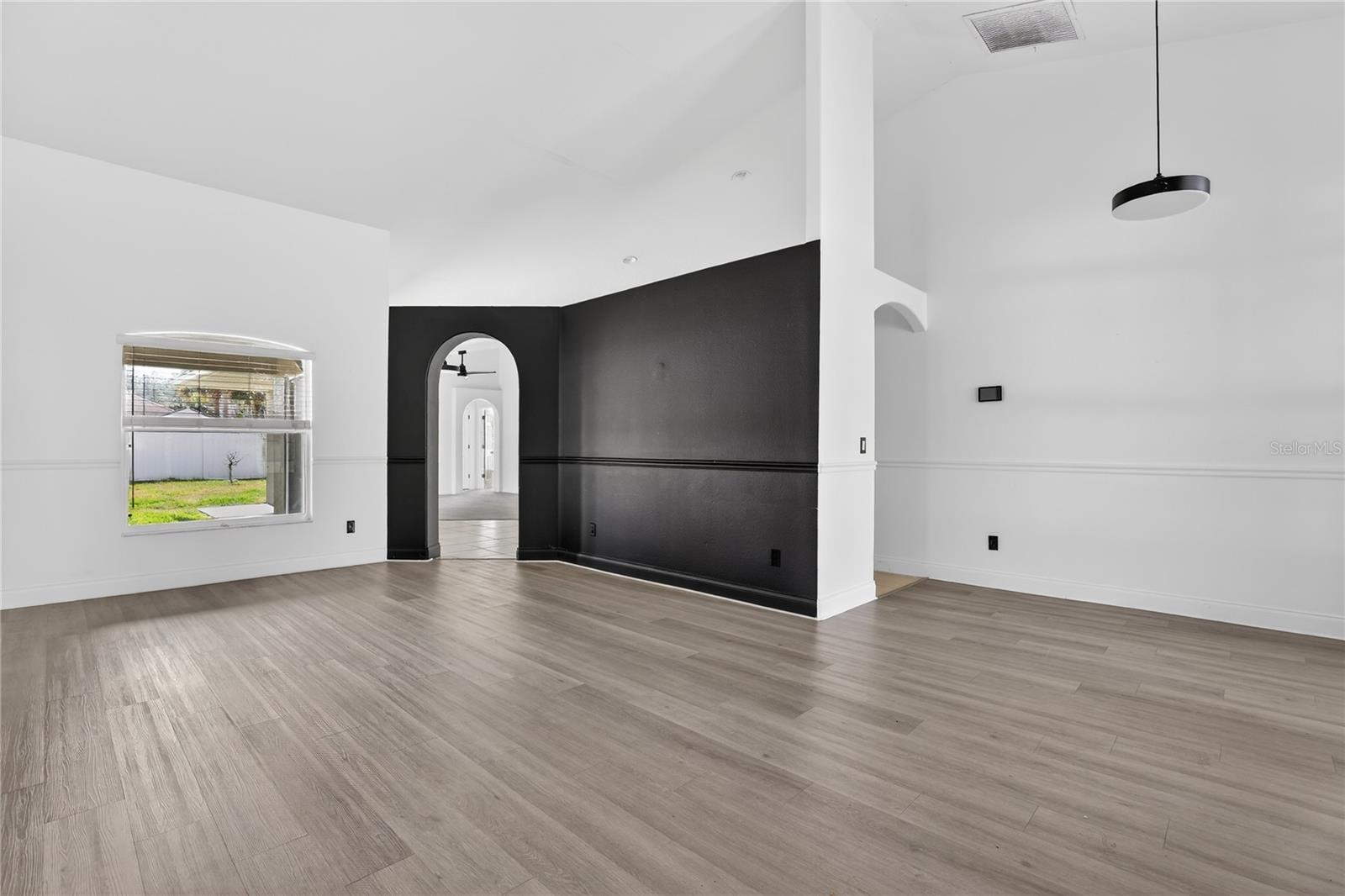 Image 7 of 56 For 1042 Chamberlin Trail