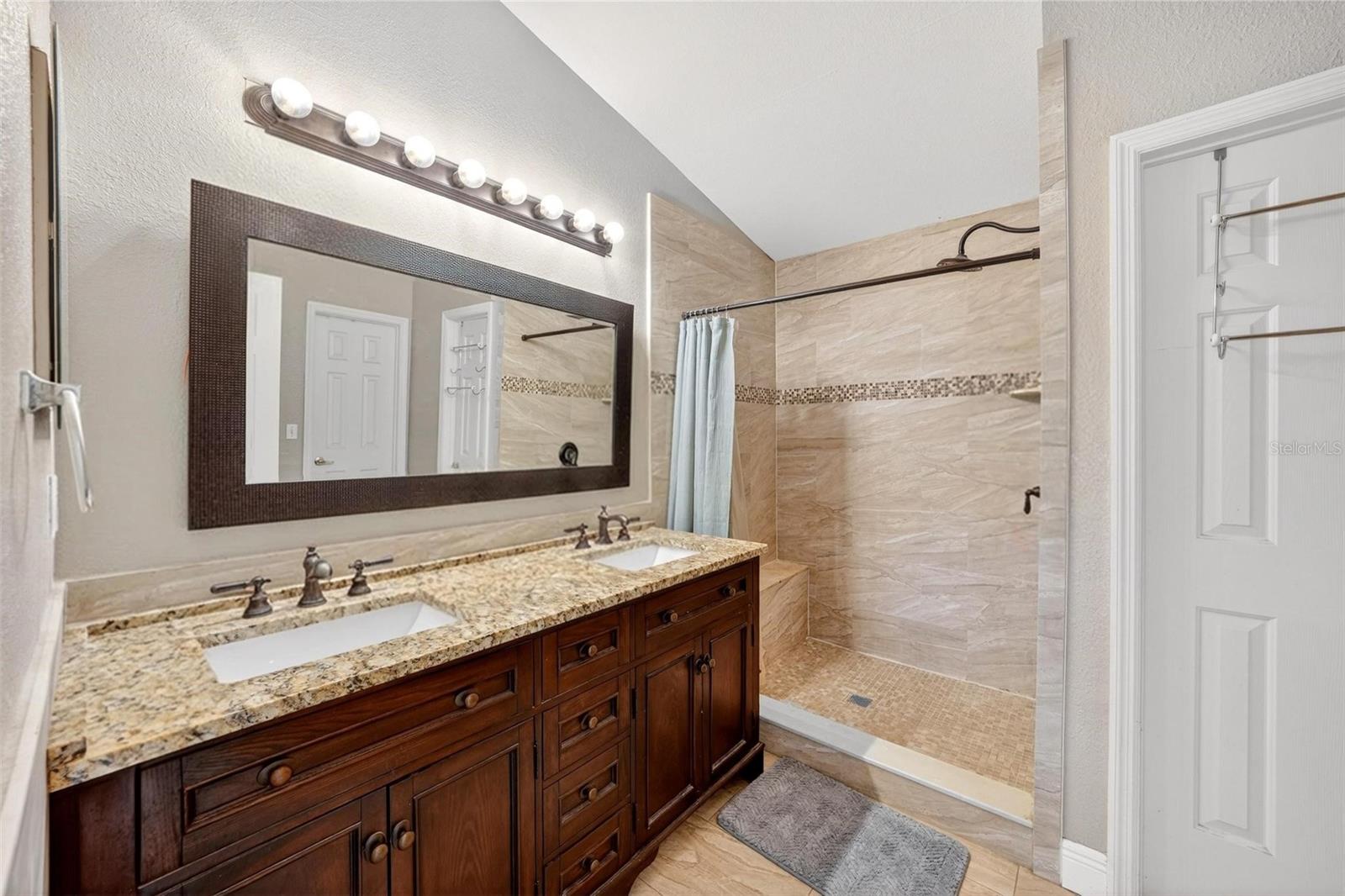 Image 18 of 41 For 203 Ashley Loop