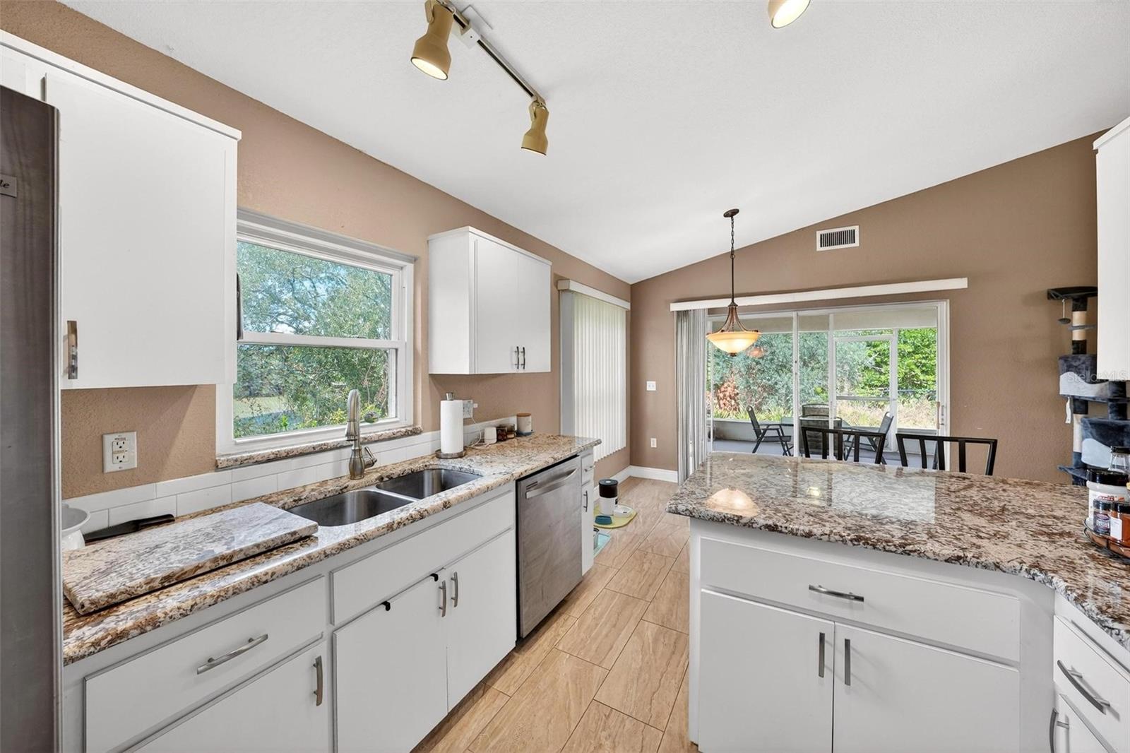 Image 9 of 41 For 203 Ashley Loop