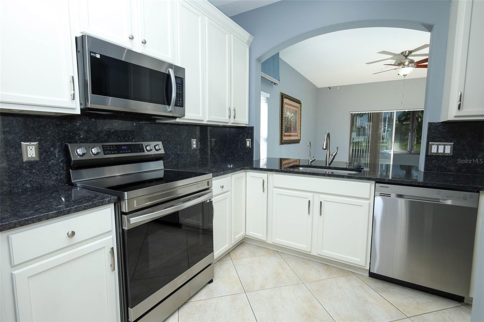 Image 12 of 65 For 1414 Willow Branch Drive