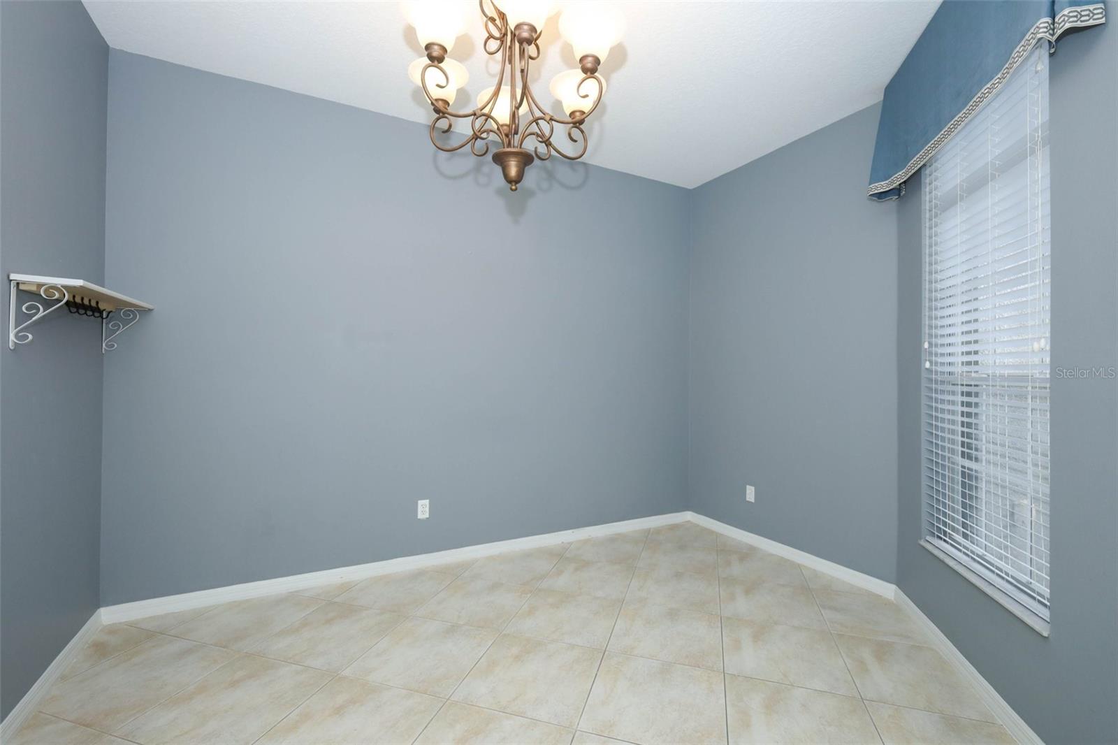 Image 5 of 65 For 1414 Willow Branch Drive