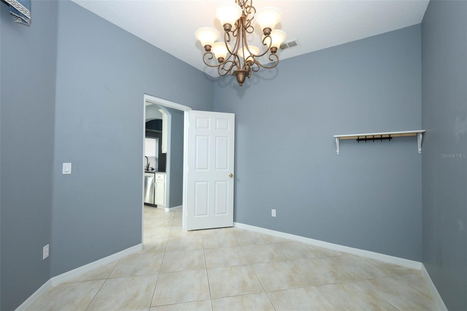 Image 6 of 65 For 1414 Willow Branch Drive