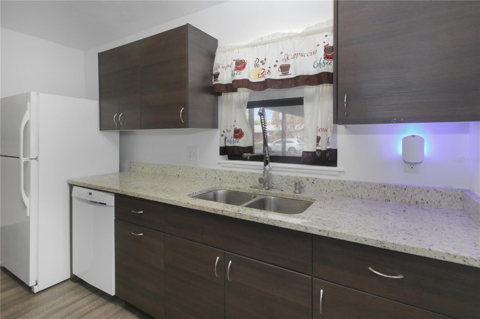 Image 10 of 28 For 130 Lombardy Road