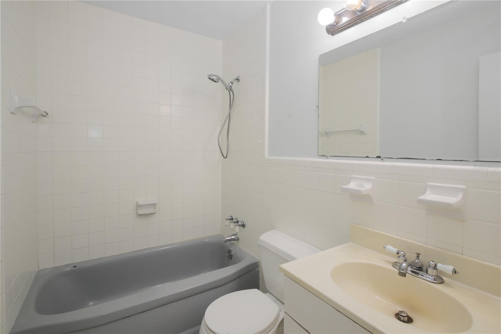 Image 14 of 28 For 130 Lombardy Road