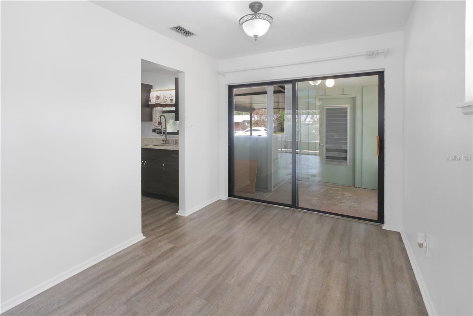 Image 7 of 28 For 130 Lombardy Road