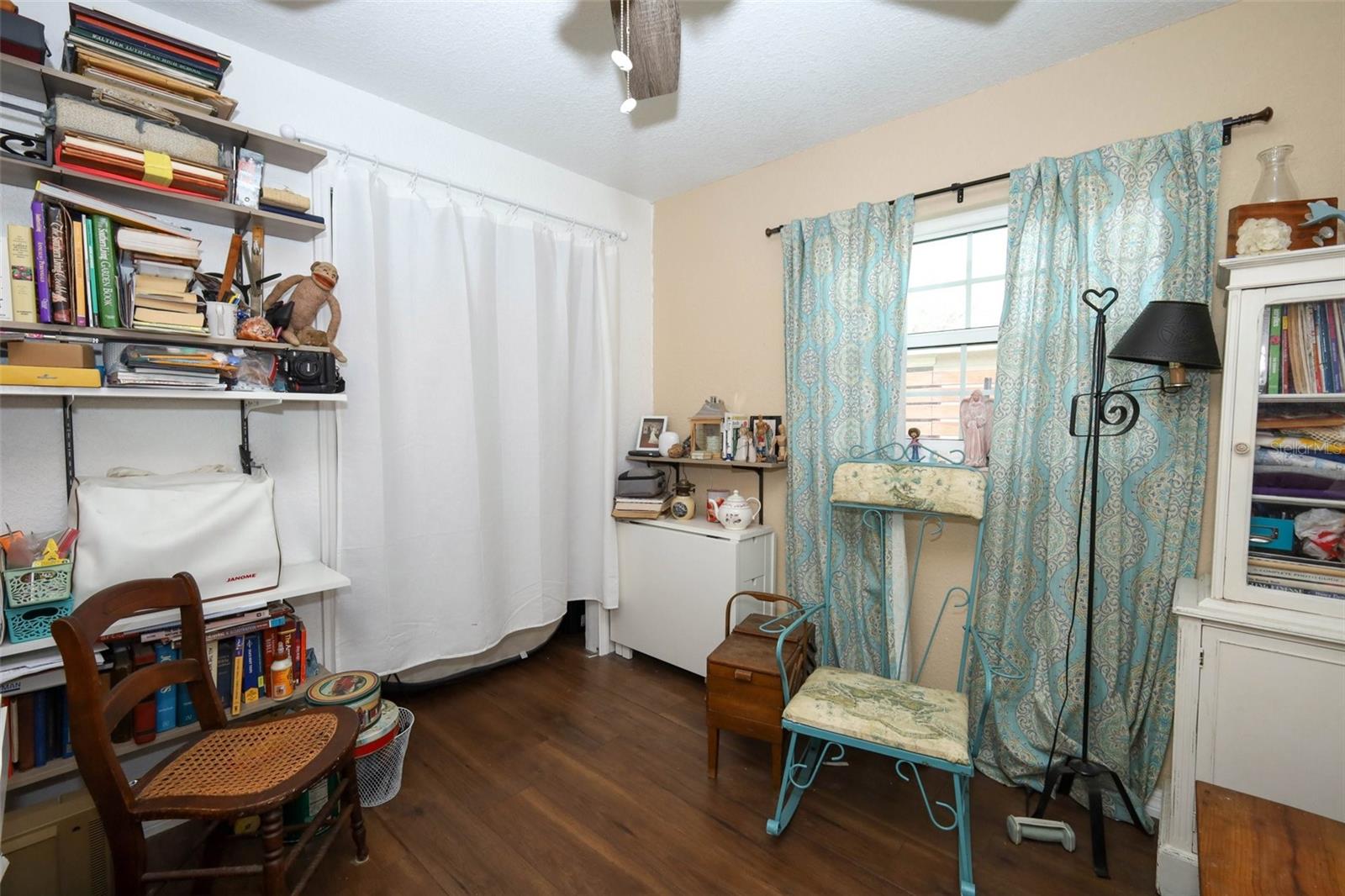 Image 23 of 48 For 2725 Hertha Avenue