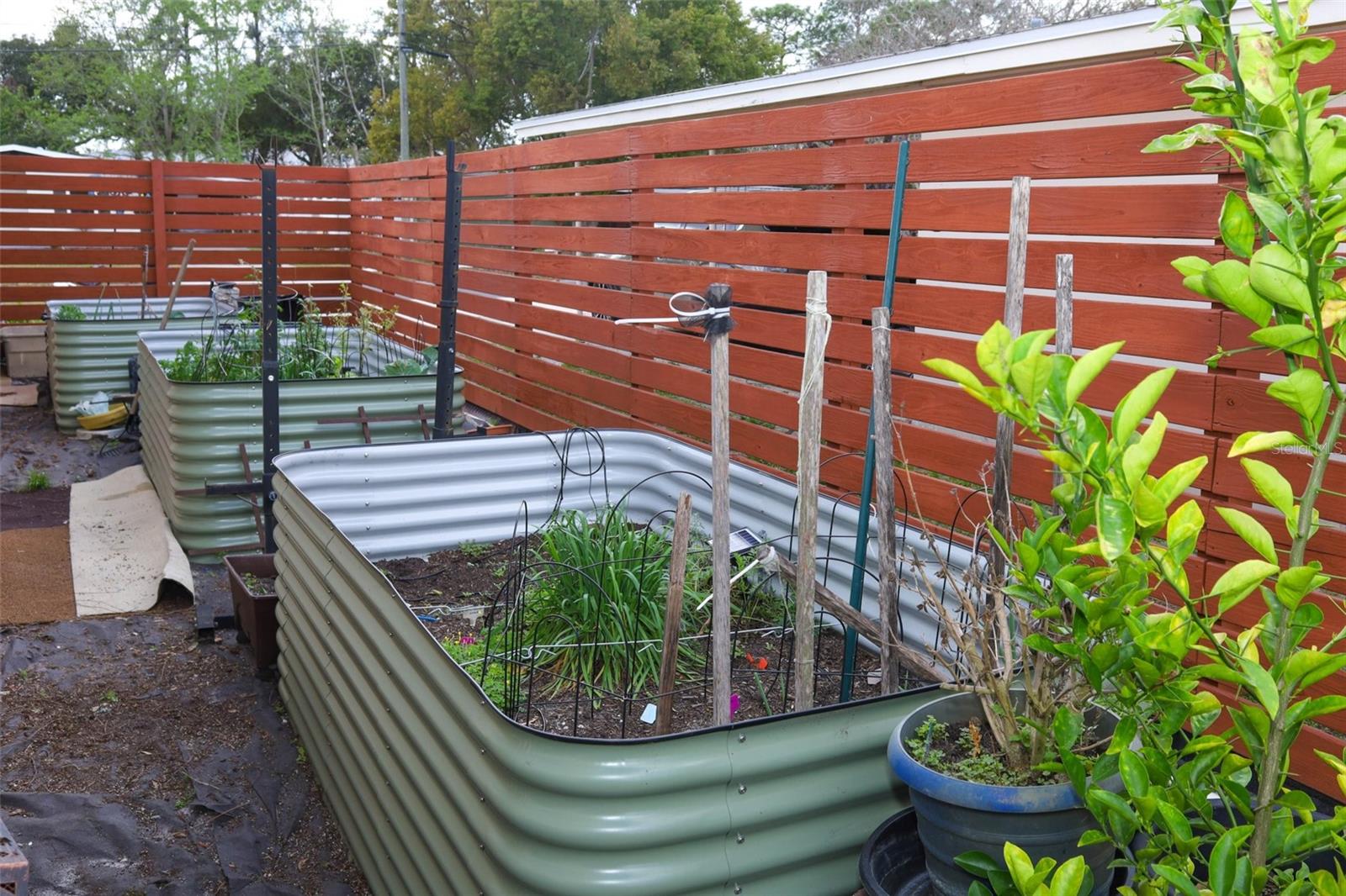 Image 36 of 48 For 2725 Hertha Avenue