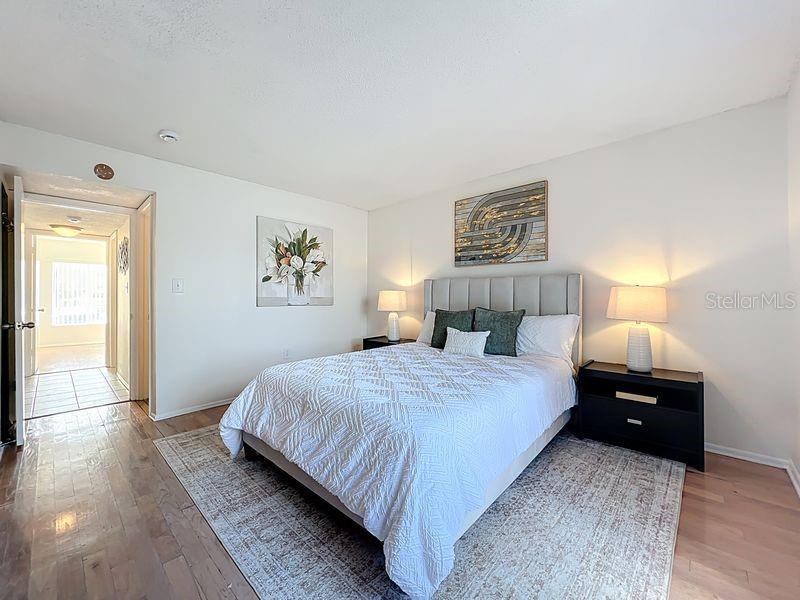 Image 26 of 52 For 626 Orange Drive 242