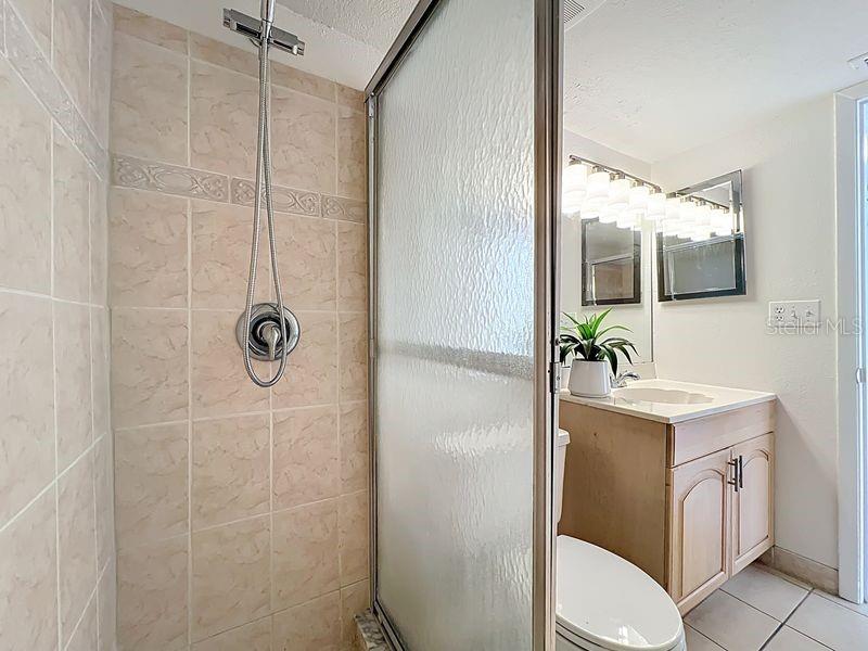 Image 33 of 52 For 626 Orange Drive 242