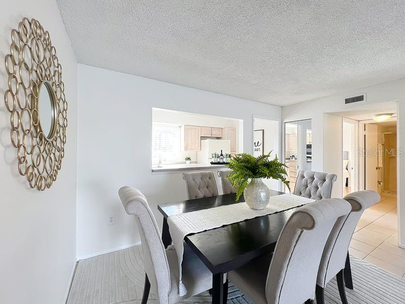 Image 6 of 52 For 626 Orange Drive 242