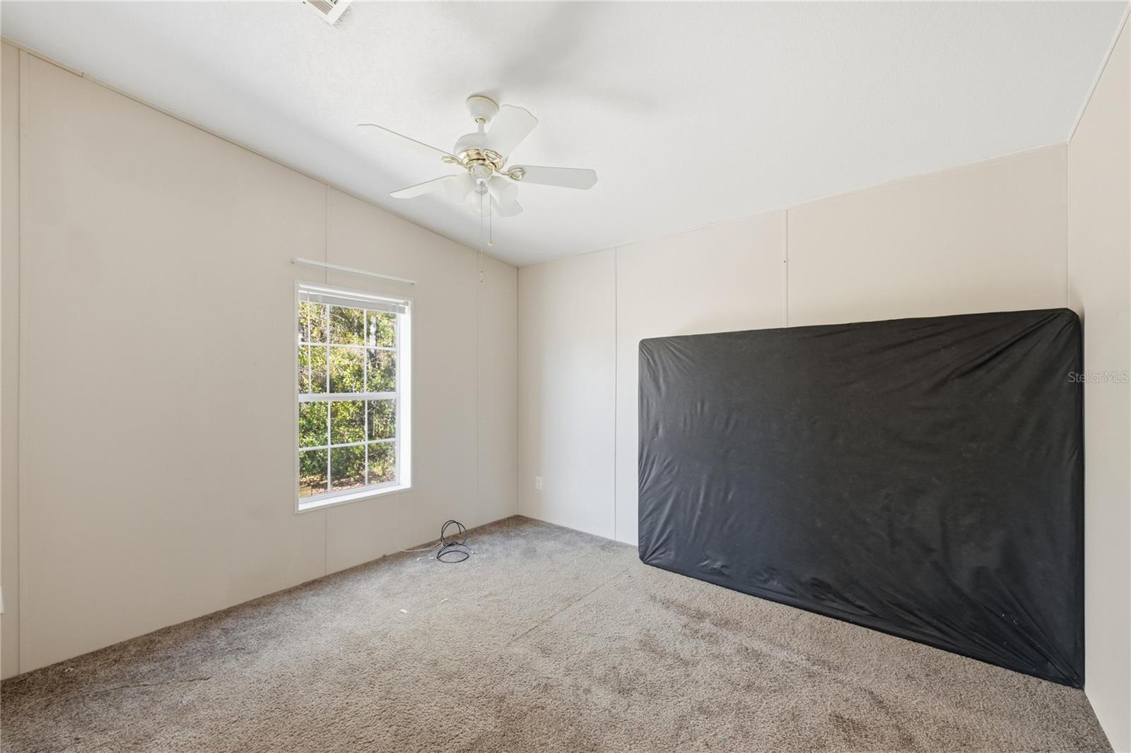 Image 11 of 28 For 44326 Woodland Circle