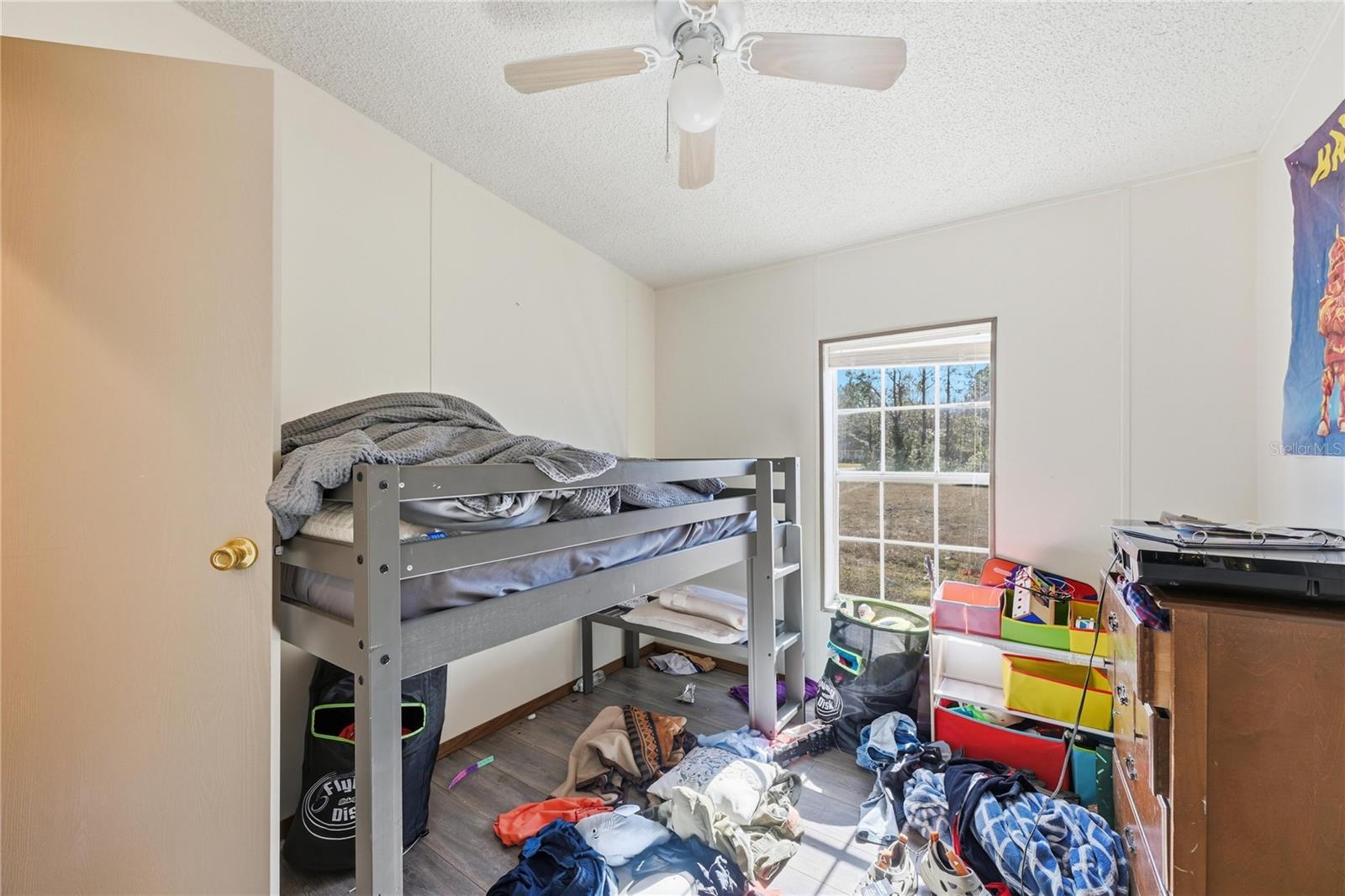 Image 16 of 28 For 44326 Woodland Circle