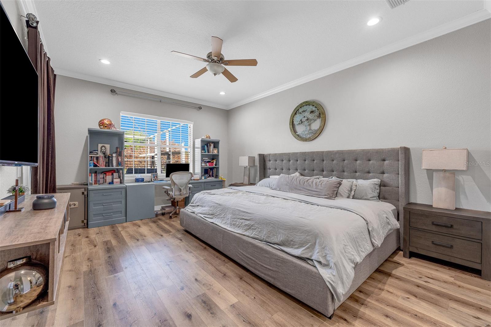 Image 18 of 47 For 8704 Benoit Avenue