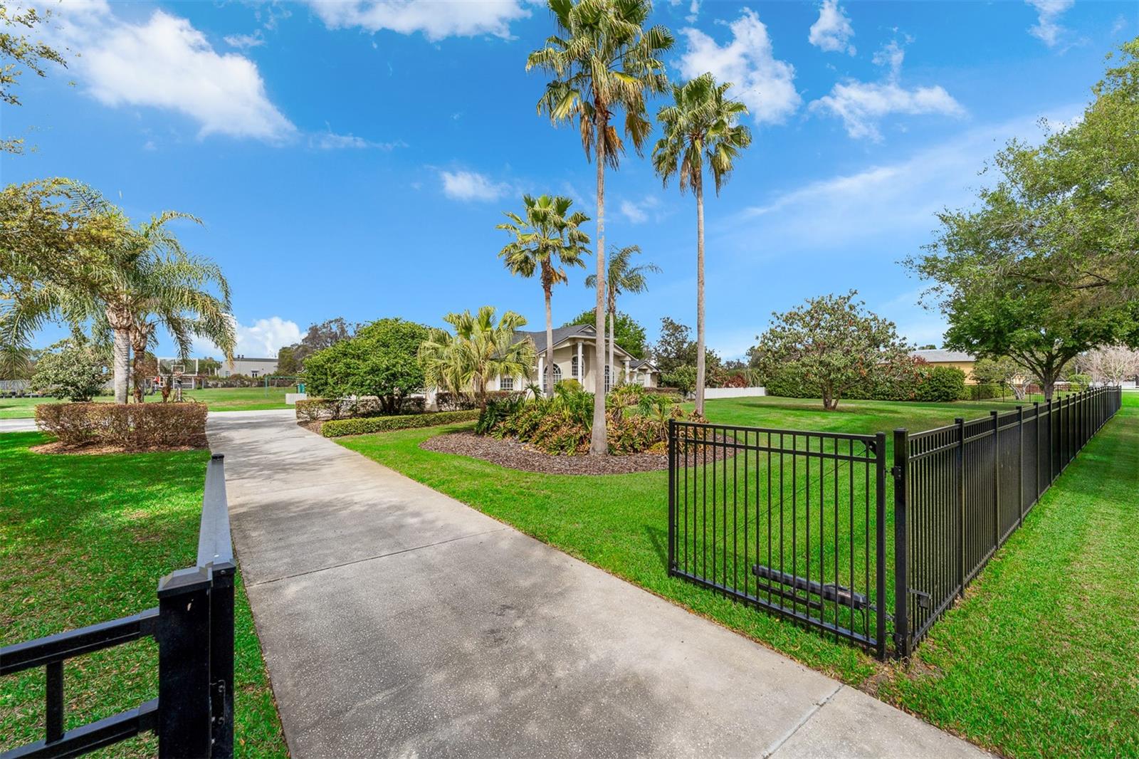 Image 2 of 47 For 8704 Benoit Avenue