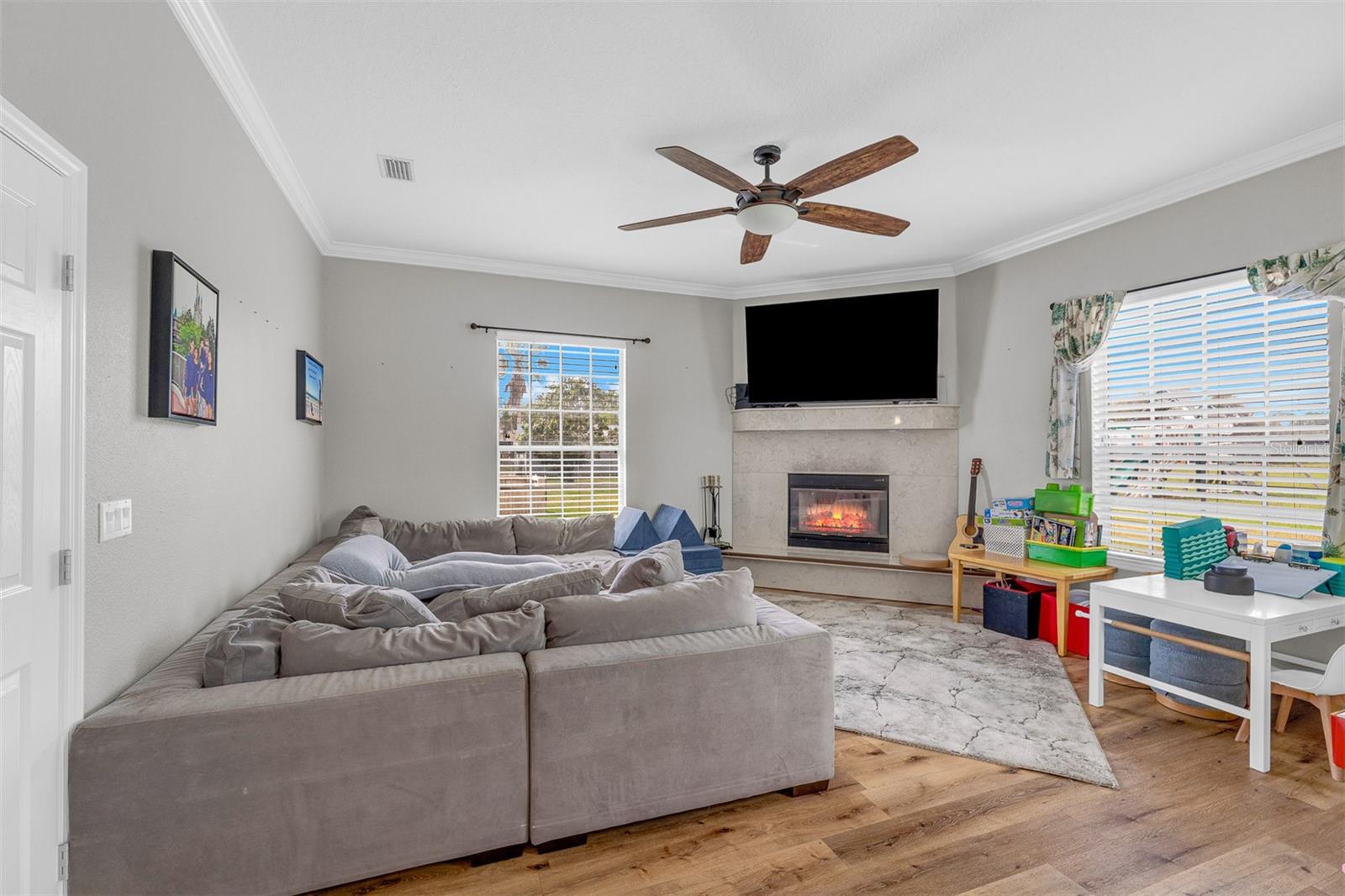 Image 22 of 47 For 8704 Benoit Avenue