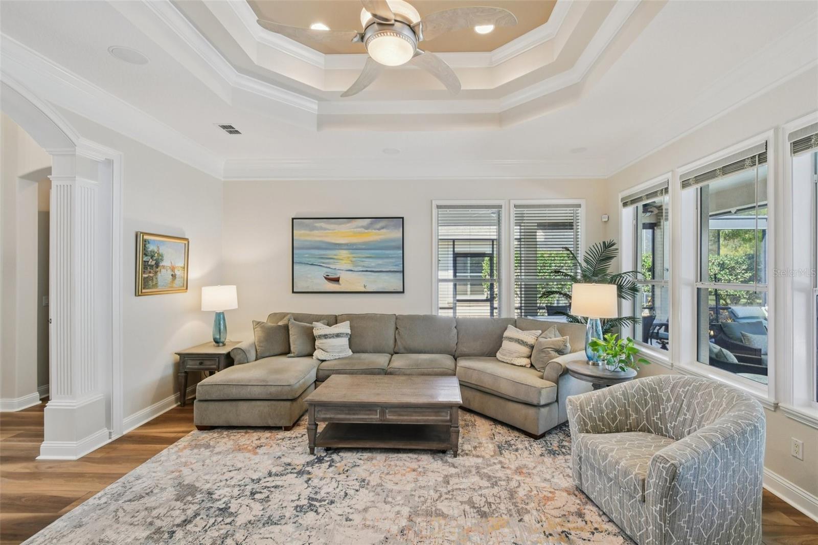 Listing photo id 8 for 101 Longview Way N