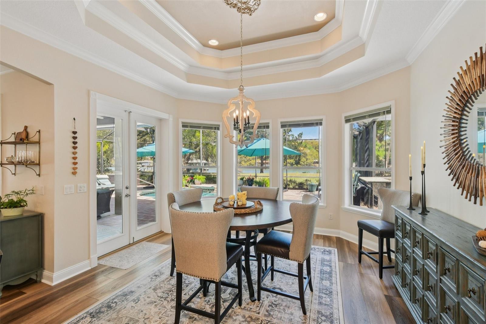 Listing photo id 10 for 101 Longview Way N