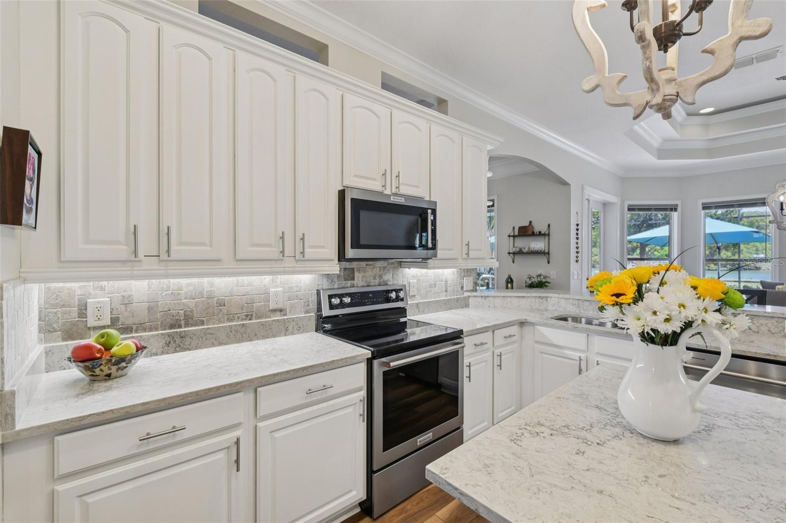 Listing photo id 12 for 101 Longview Way N