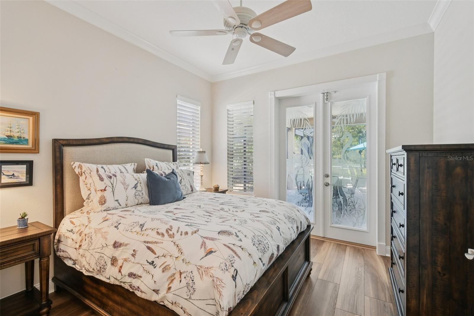 Listing photo id 15 for 101 Longview Way N