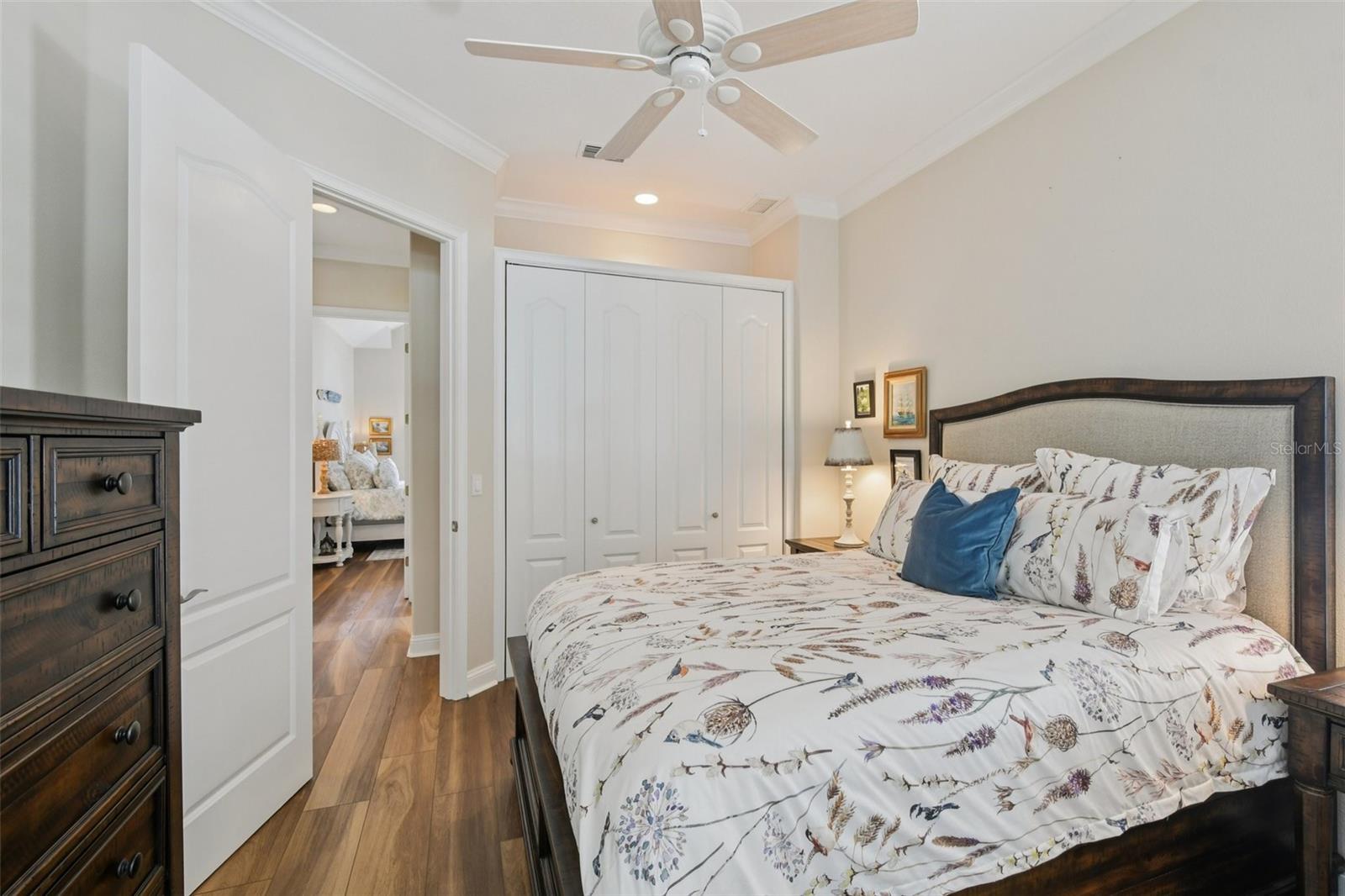 Listing photo id 16 for 101 Longview Way N