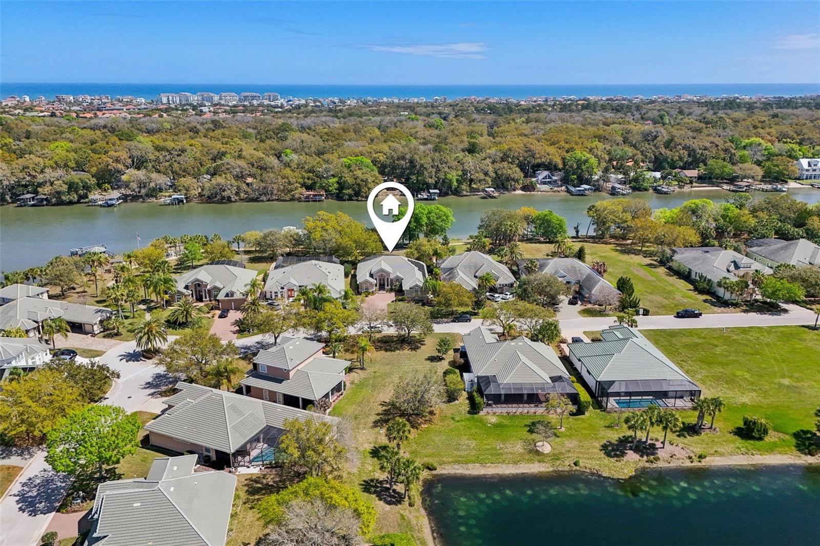 Listing photo id 1 for 101 Longview Way N