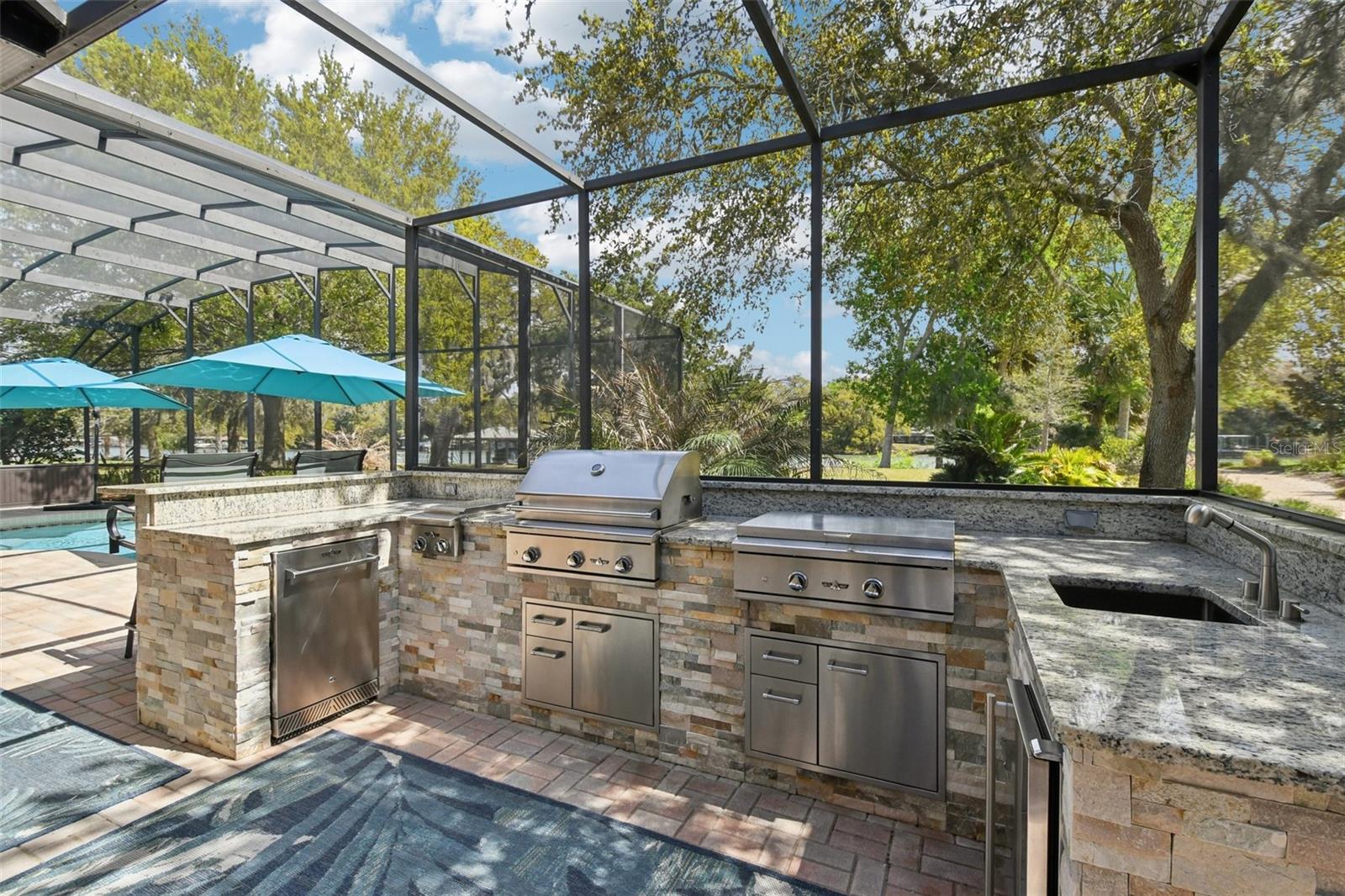 Listing photo id 36 for 101 Longview Way N