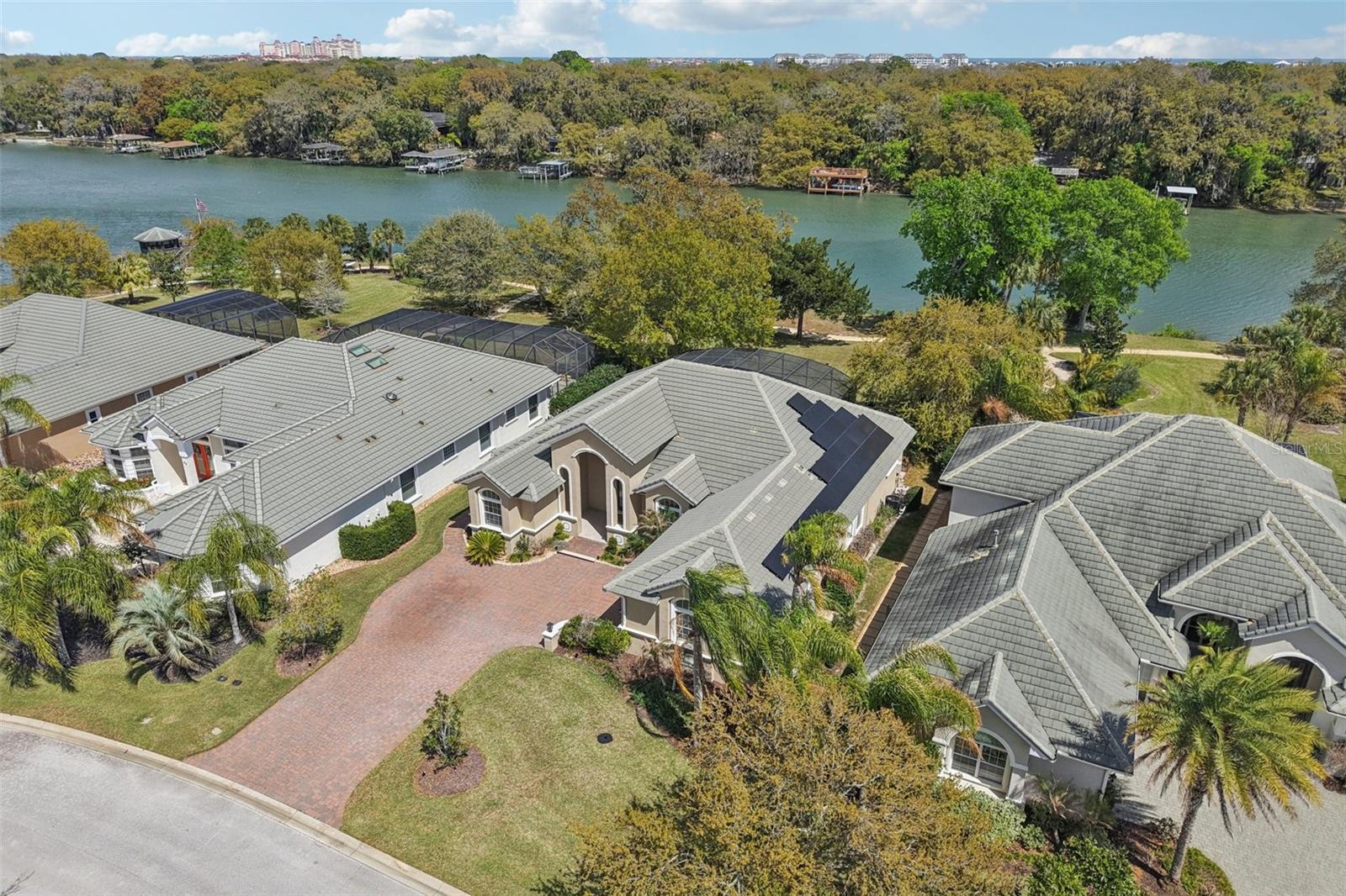 Listing photo id 39 for 101 Longview Way N