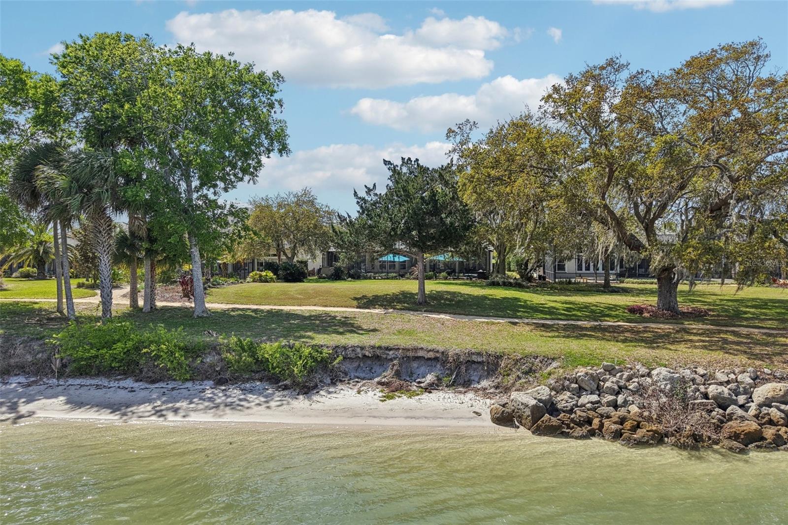 Listing photo id 44 for 101 Longview Way N