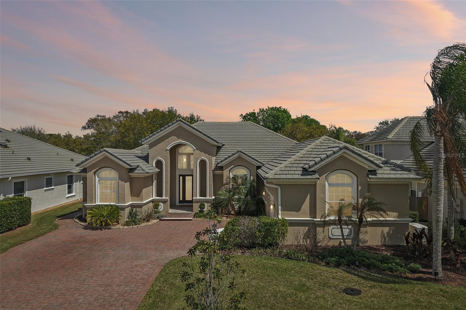 Listing photo id 47 for 101 Longview Way N