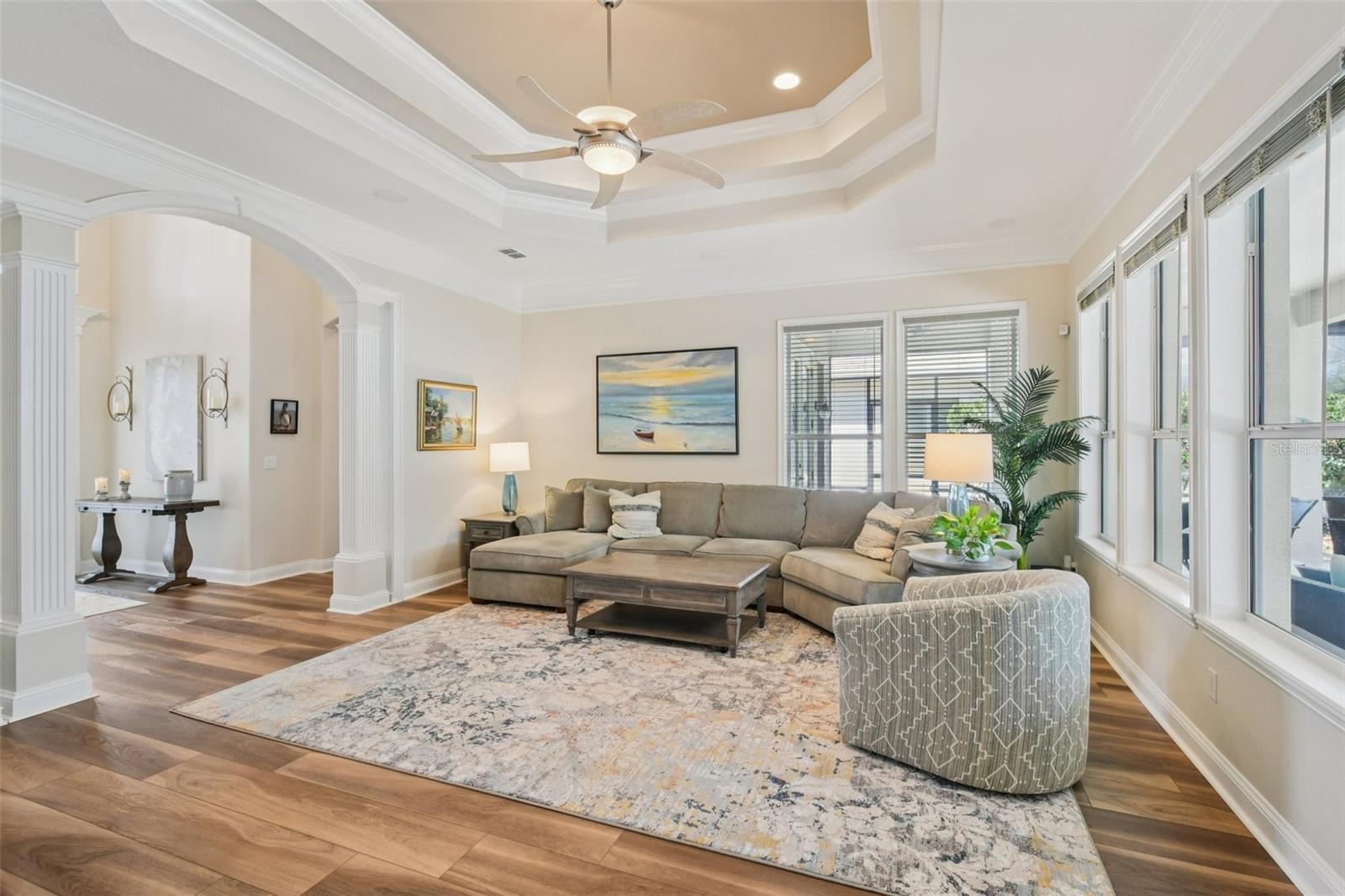 Listing photo id 7 for 101 Longview Way N