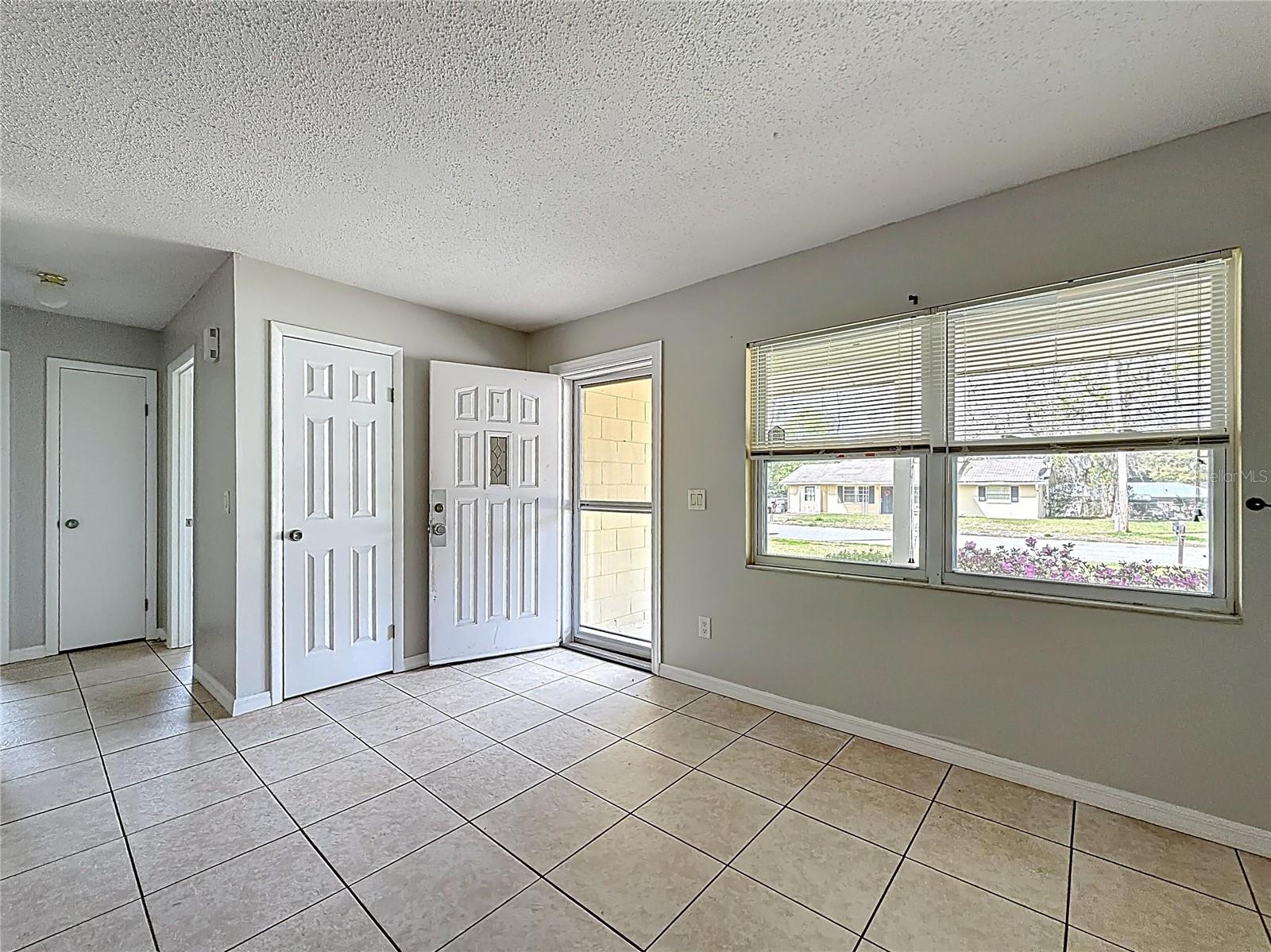 Image 8 of 47 For 1605 17th Avenue