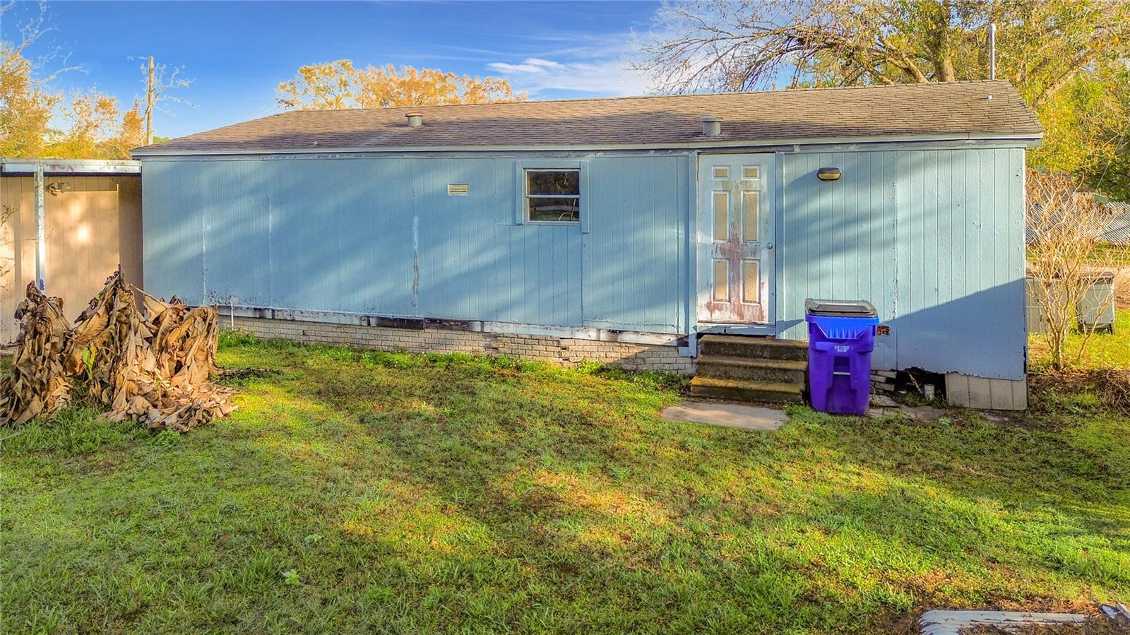 Image 20 of 27 For 820 Robinson Avenue