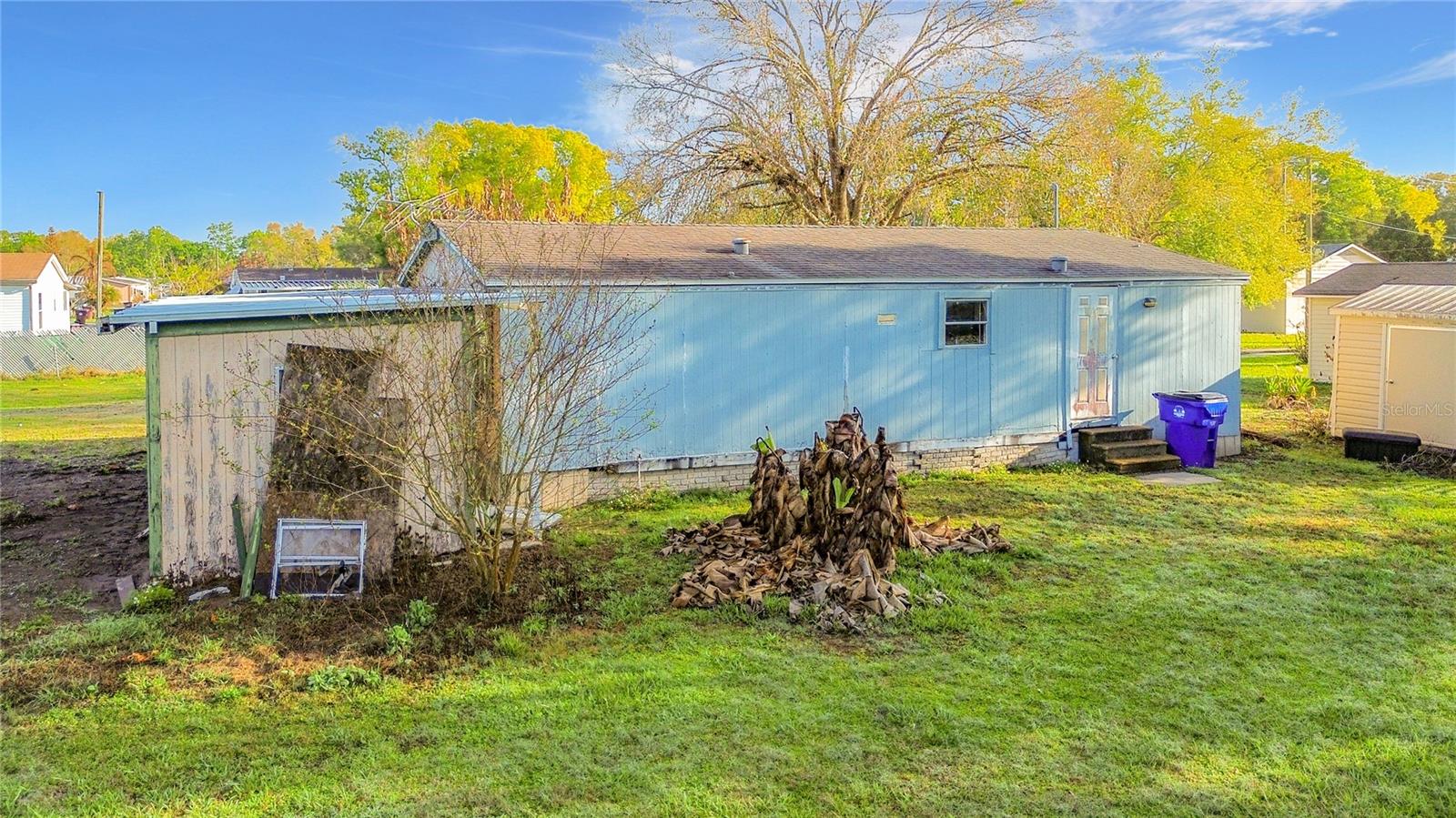 Image 21 of 27 For 820 Robinson Avenue