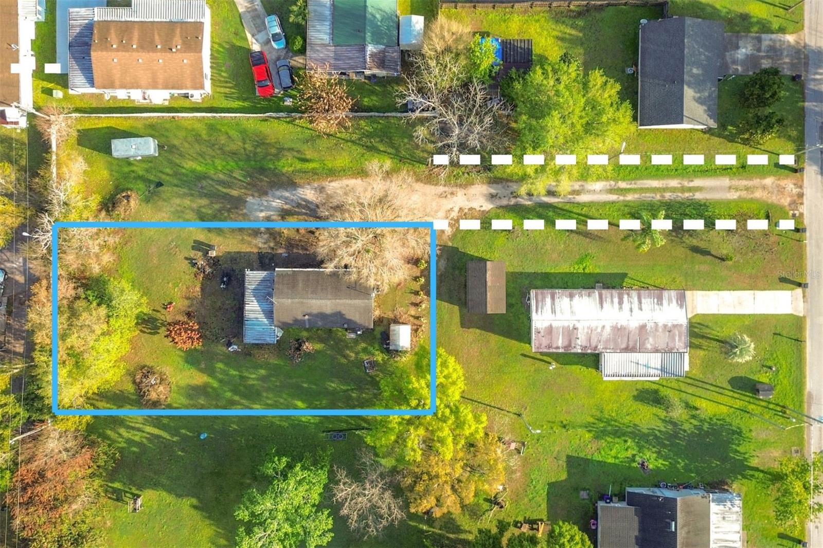 Image 5 of 27 For 820 Robinson Avenue