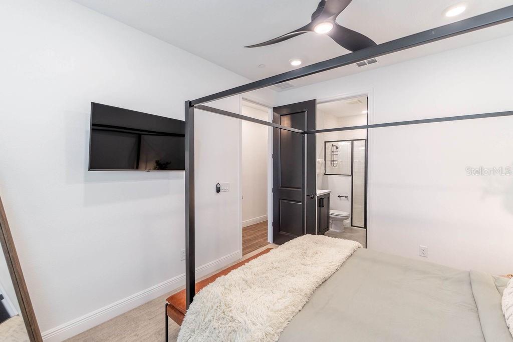 Image 7 of 27 For 12920 Gabor Avenue