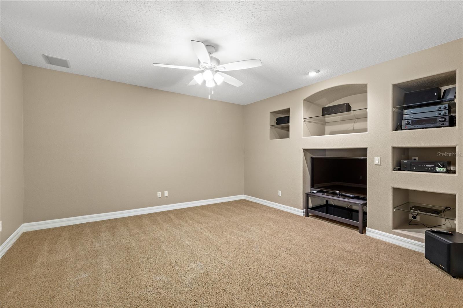 Image 39 of 61 For 5232 Hillview Lane