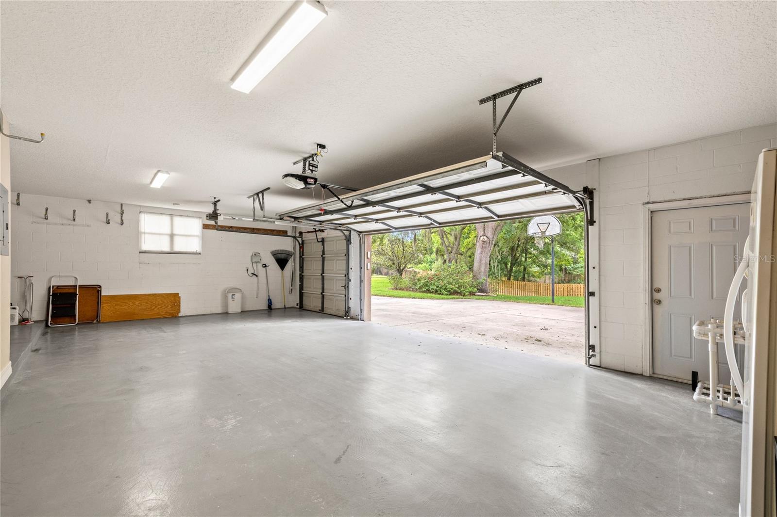 Image 41 of 61 For 5232 Hillview Lane