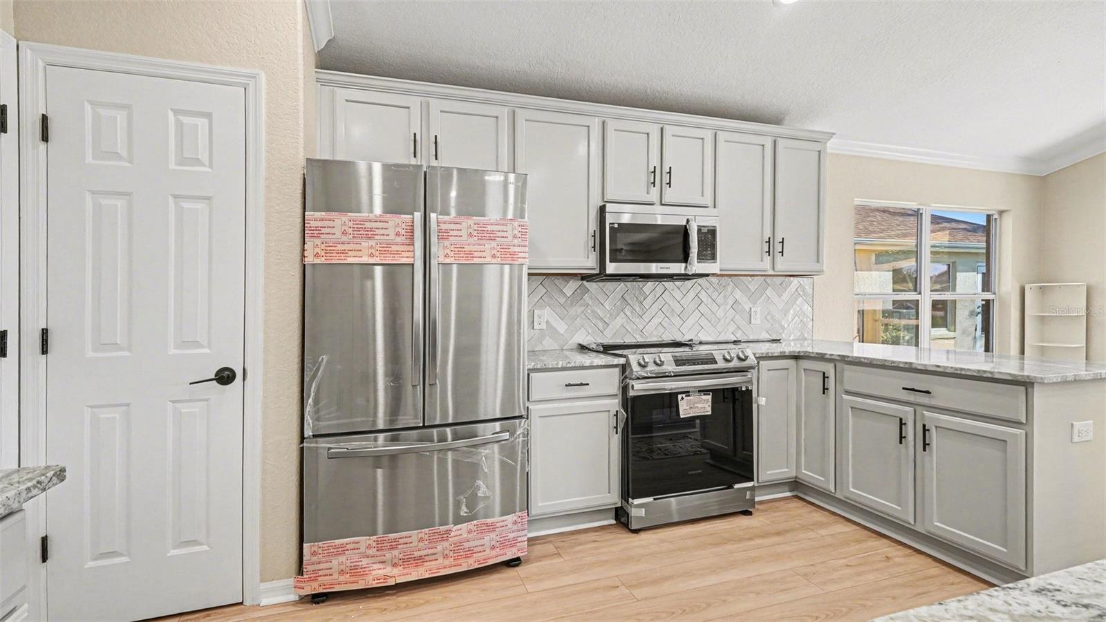 Image 10 of 33 For 13062 89th Circle