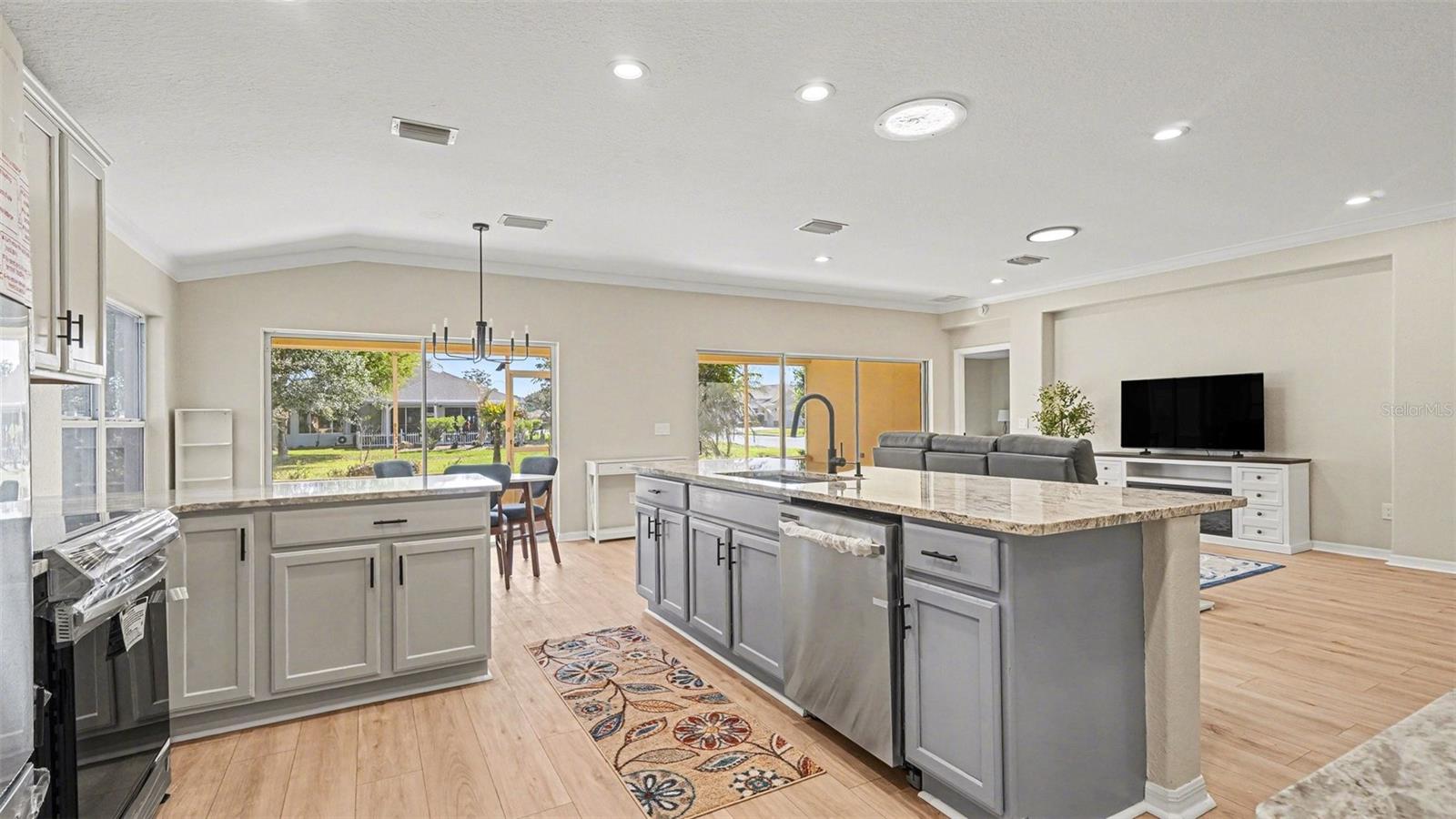 Image 11 of 33 For 13062 89th Circle