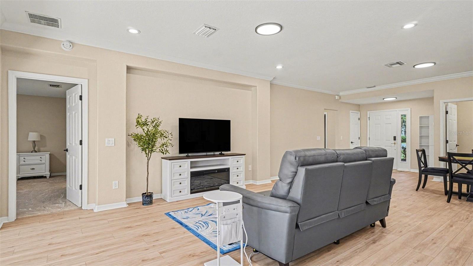 Image 7 of 33 For 13062 89th Circle