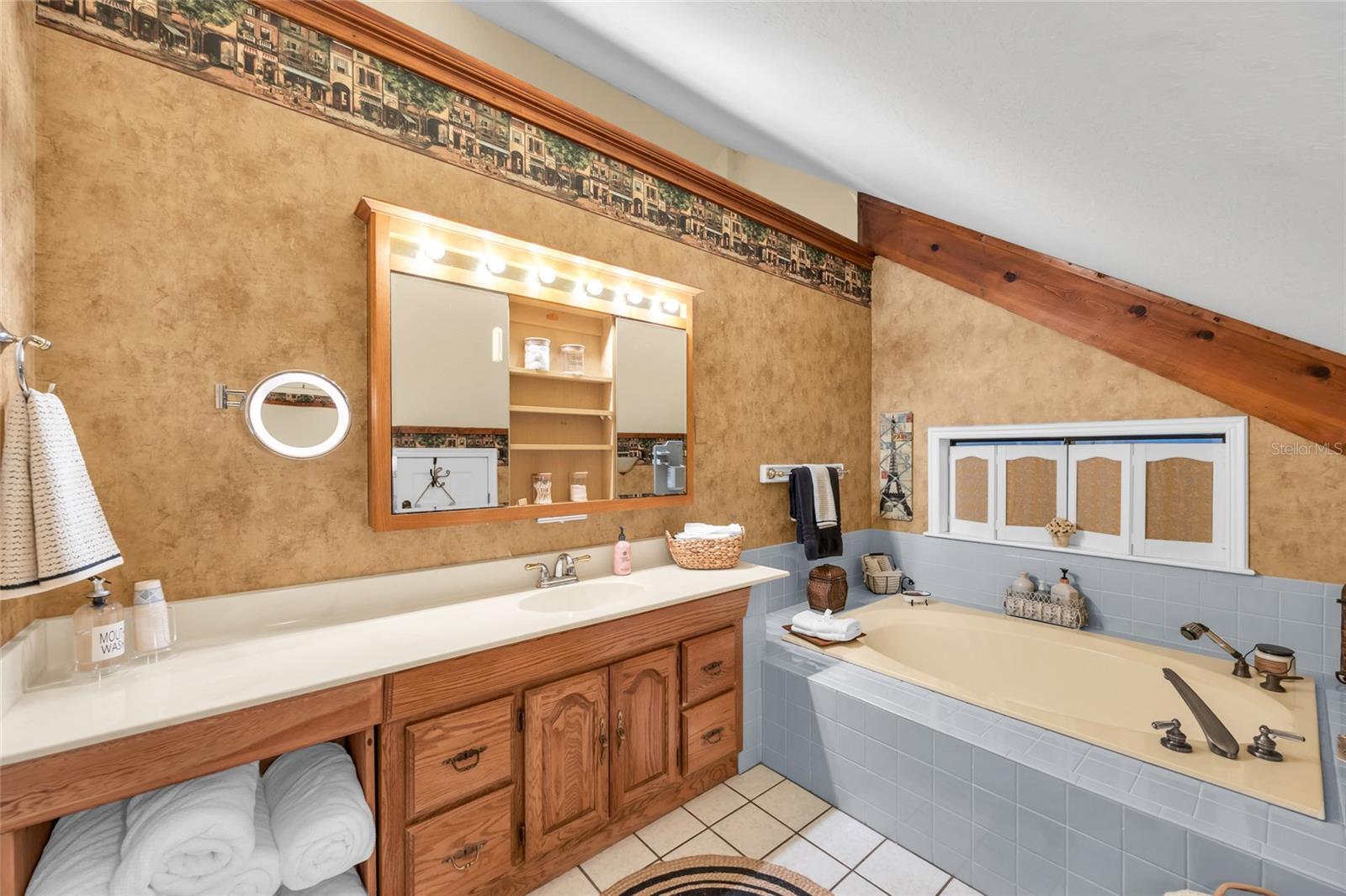 Image 41 of 89 For 1217 Edgewood Ranch Road