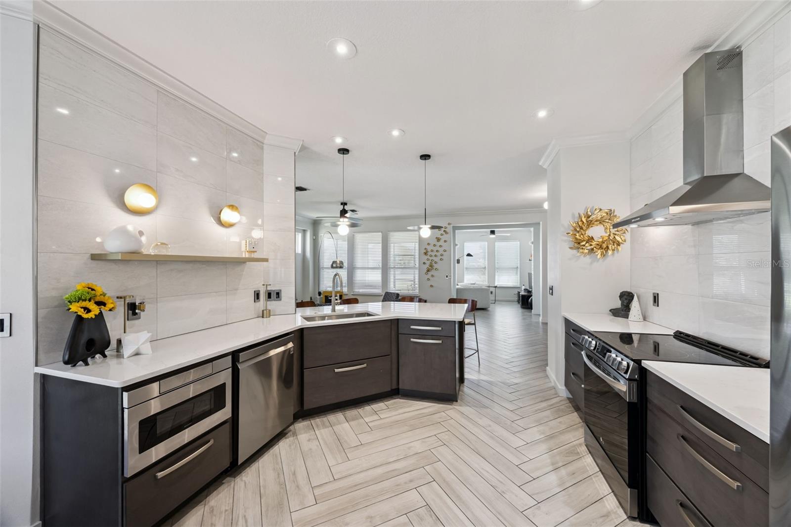 Image 21 of 45 For 371 Salt Marsh Lane