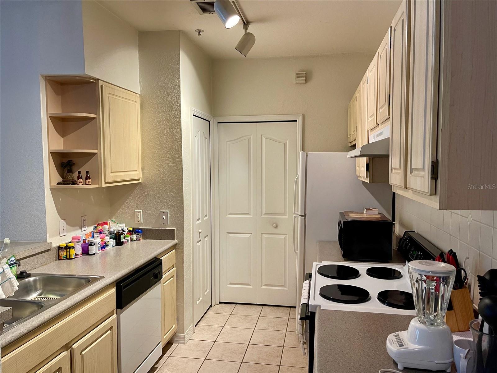 Image 8 of 17 For 2627 Maitland Crossing Way 205