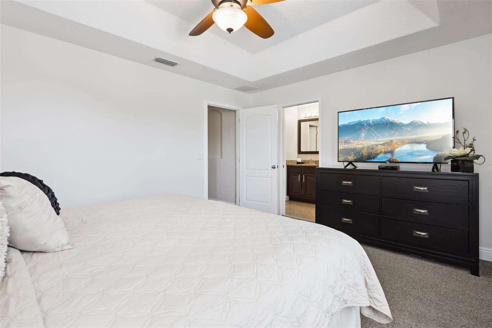 Image 16 of 25 For 8147 Roseville Boulevard