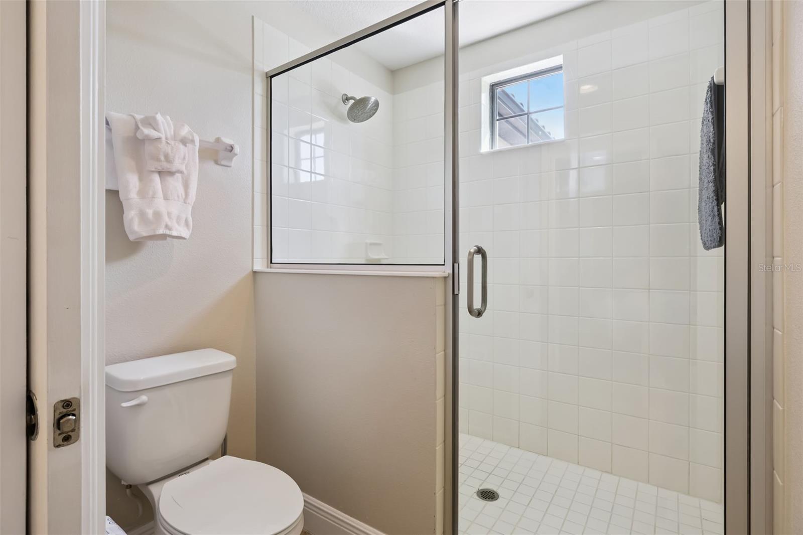 Image 18 of 25 For 8147 Roseville Boulevard