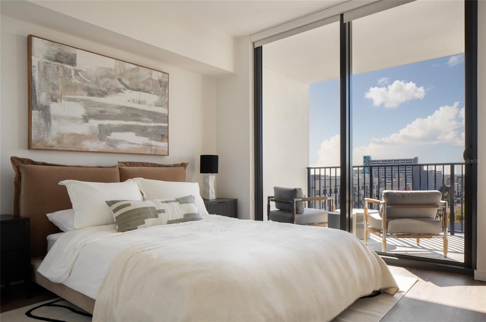 Image 19 of 32 For 1000 1st Avenue N C1