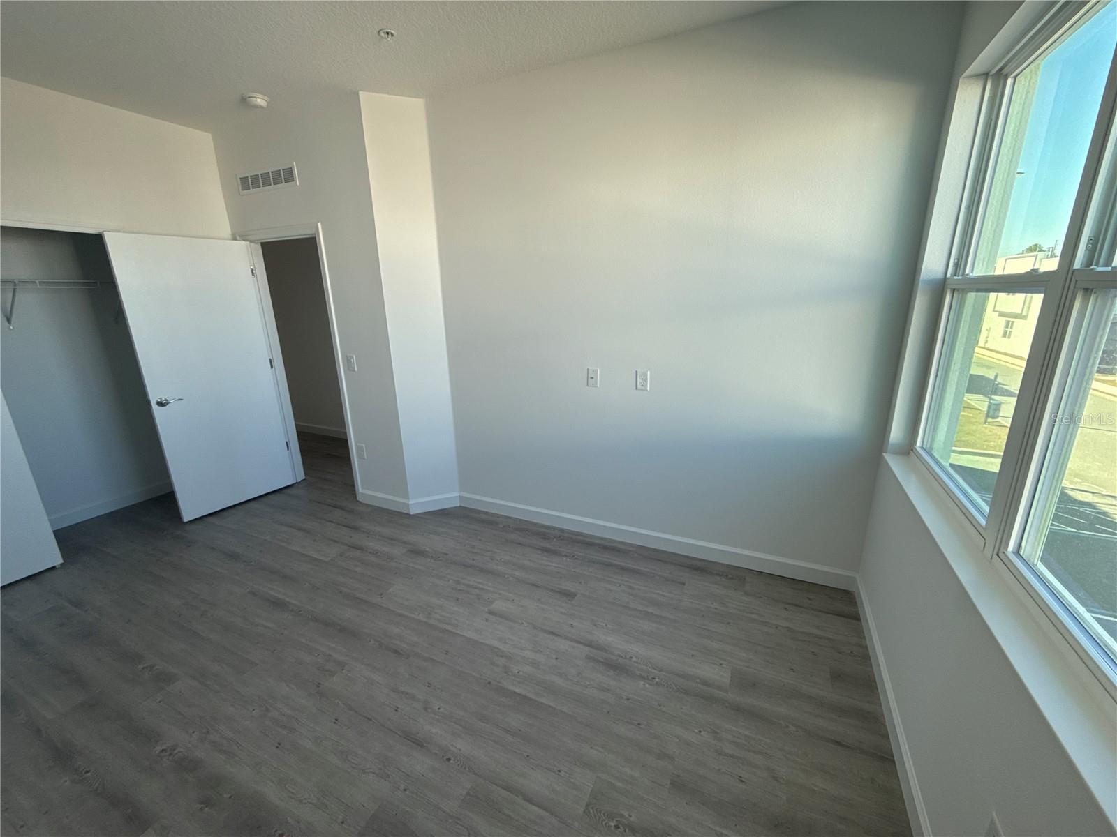 Image 12 of 35 For 420 Famagusta Drive